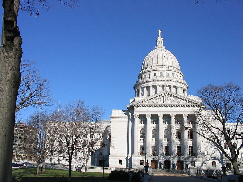 [800px-Madison,_Wisconsin_Dec04_STA_2786.JPG]