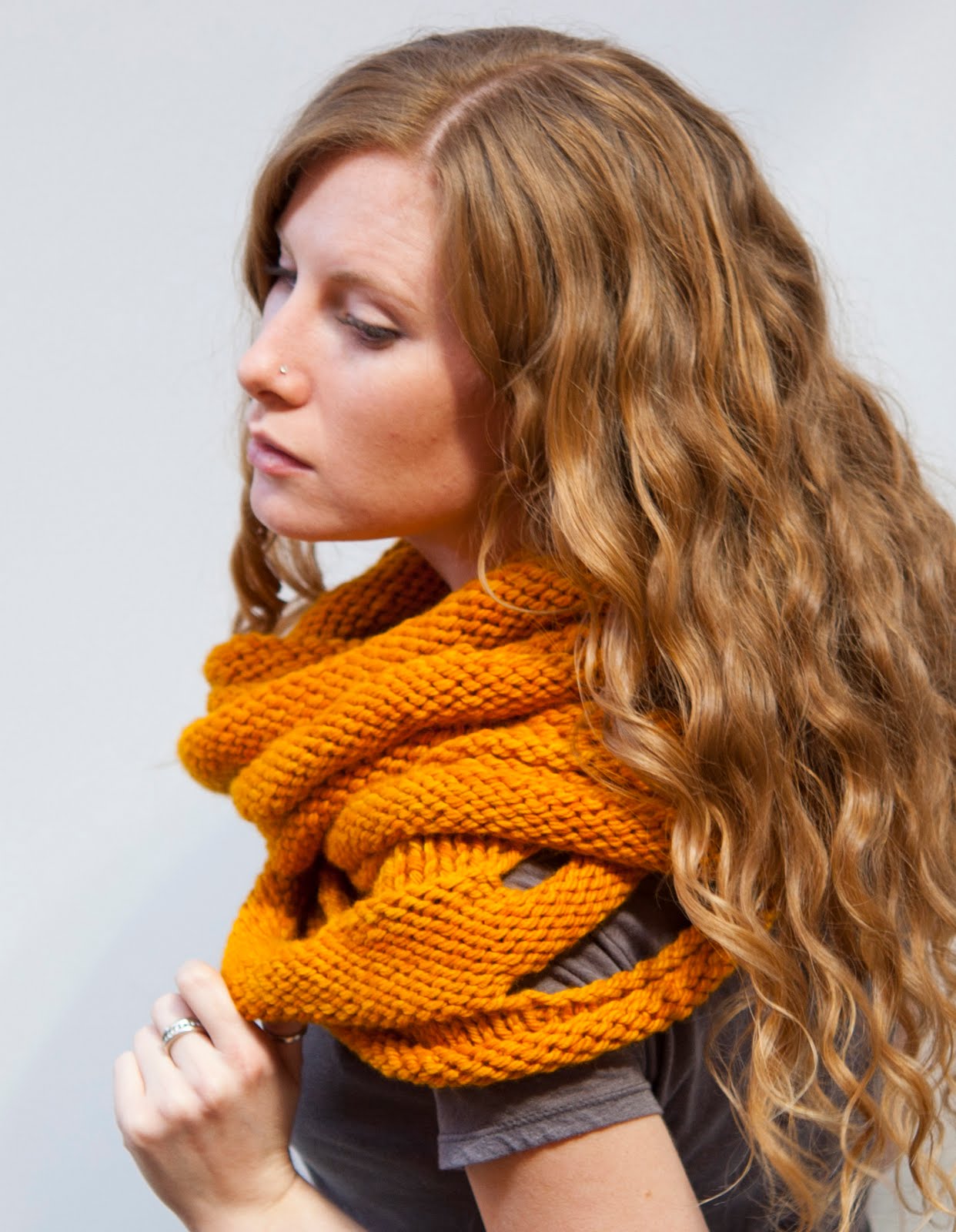 Ruby Submarine Medusa Loop Scarf Knitting Pattern
