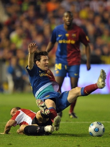 [messi+golpes.jpg]
