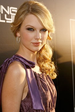 how tall is taylor swift s brother taylor swift november 2009 how tall is taylor swift s brother taylor swift november 2009