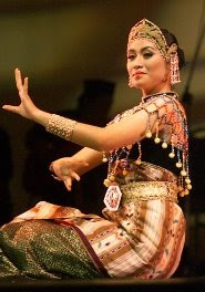 tarian mak yong