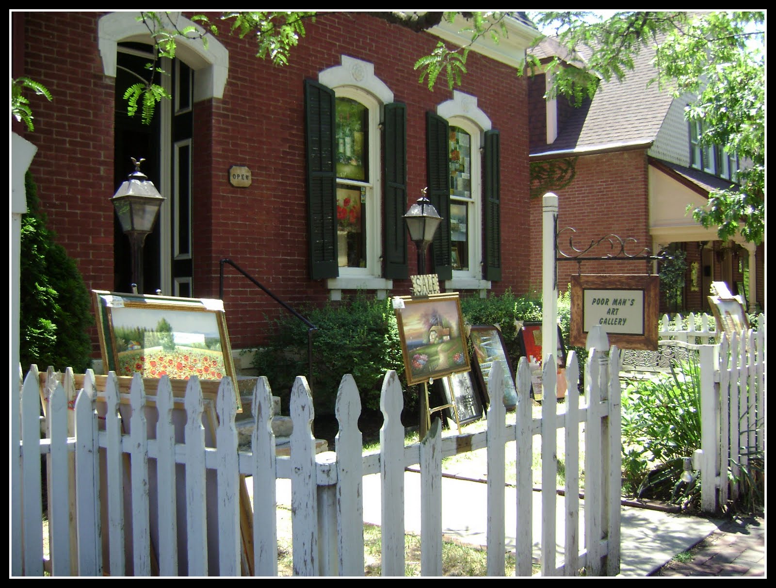 Honeysuckle Cottage Historic St. Charles, Missouri