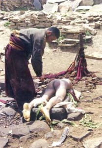 Tibetan Sky Burial 10 Adat Tradisi Paling Aneh dan Mengerikan Yang Pernah Ada di Dunia