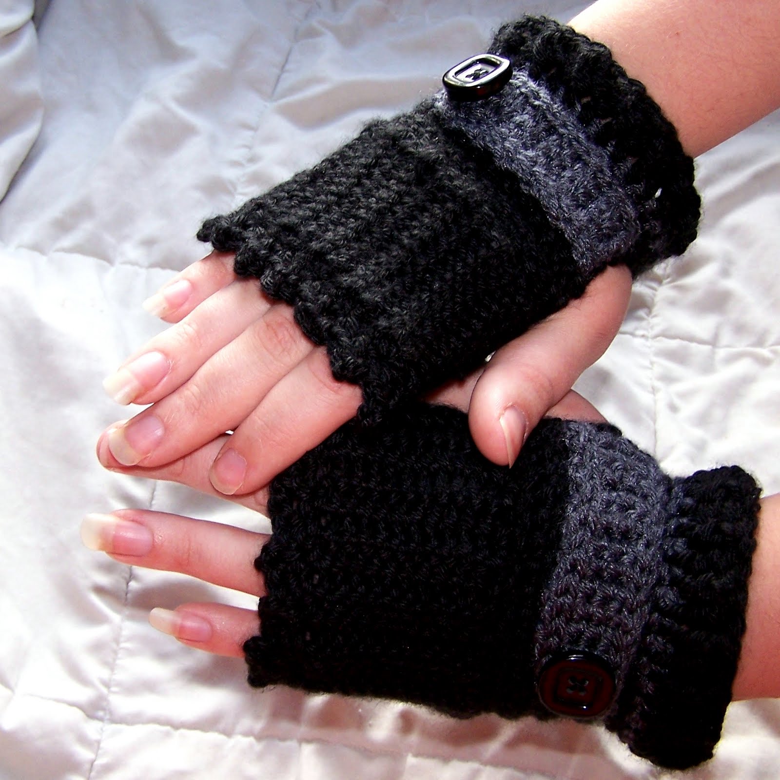 Hooked On Yarn: Showcase of Fingerless Gloves