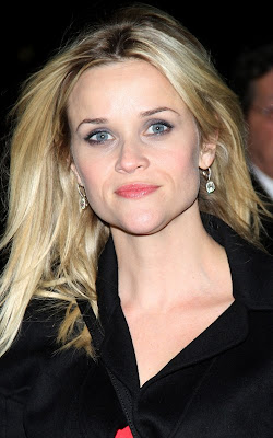 Reese Witherspoon Visiting the Late Show Photos