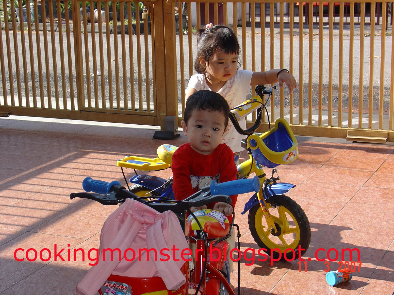 [Ee-Thern+first+bicycle.jpg]