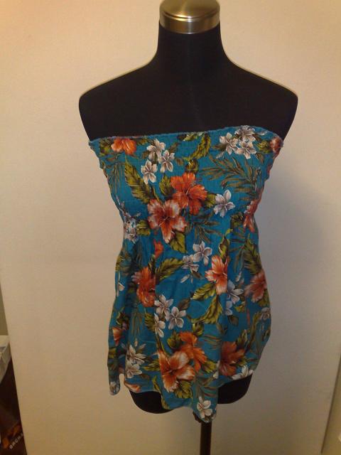 Floral Top with elastic band , 95% new, worn once