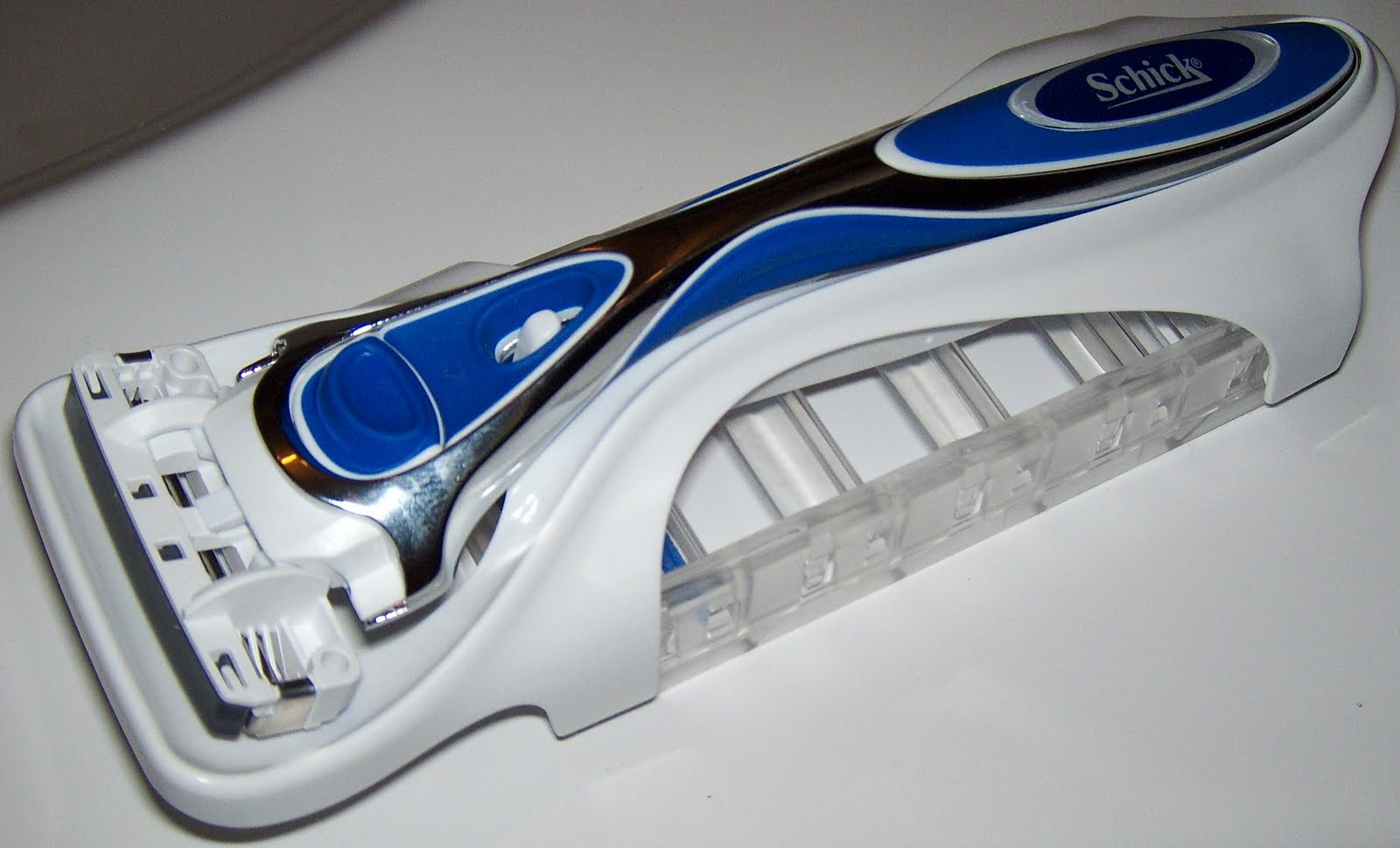 CHITCHOWERCHAVE The Schick Hydro 3