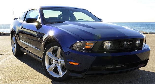http://4.bp.blogspot.com/_C0fusGIk6TQ/Sy9GU9qDFrI/AAAAAAAAAPM/papLNf4eQnc/s800/2011+Ford+Mustang+GT1.jpg