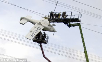 Equipo de rescate trabajando en las alturas