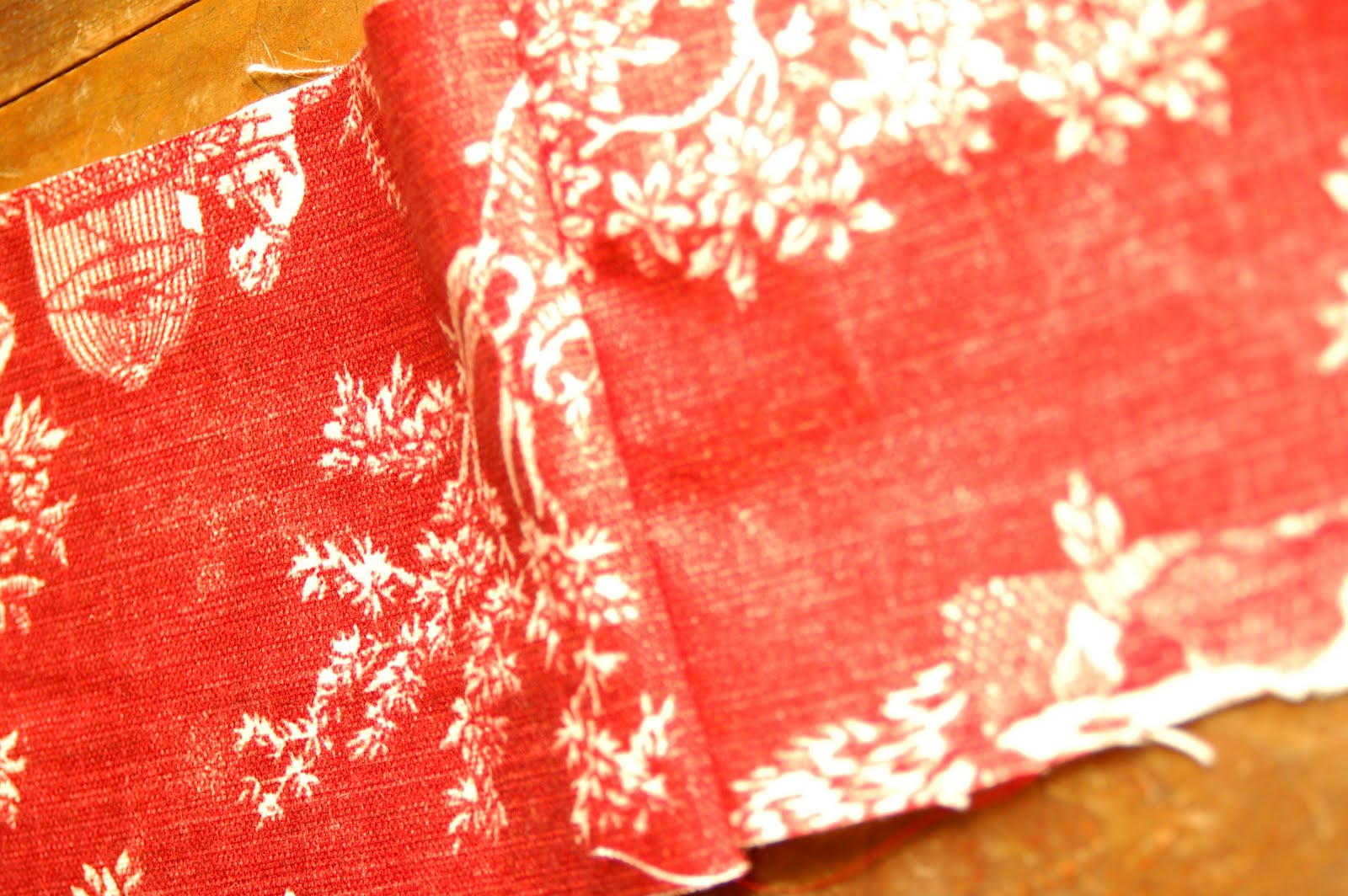 Ruffled Pillow Tutorial Miss Mustard Seed
