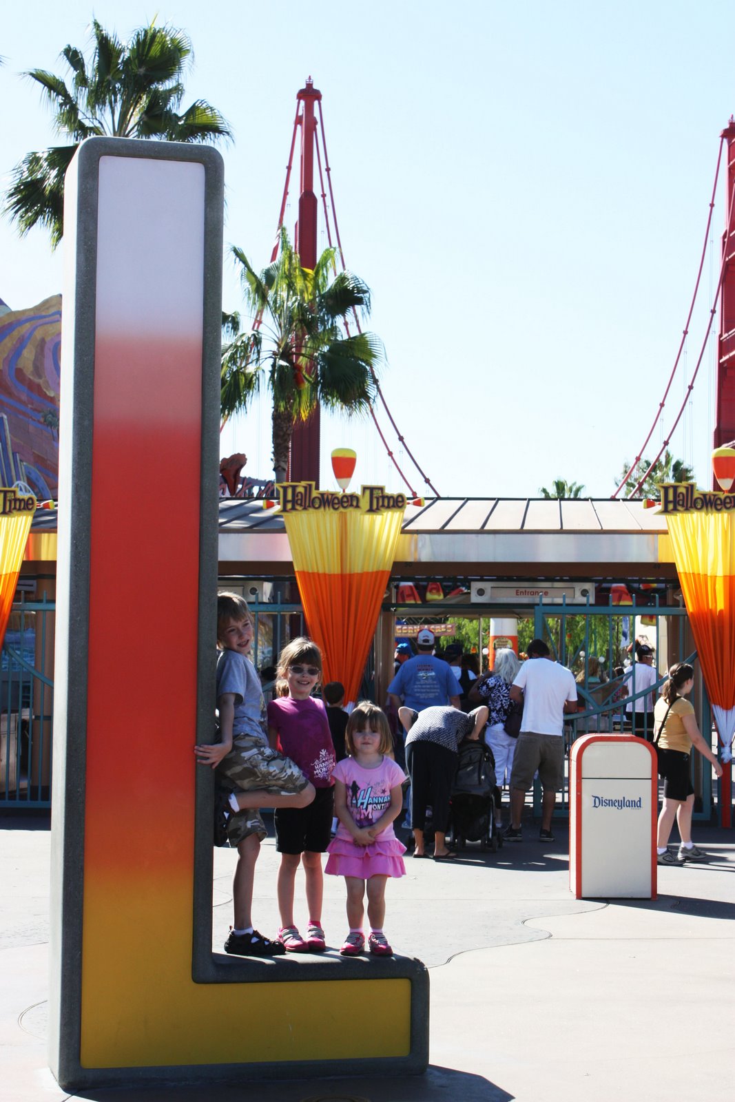 [Disneyland+209_edited-1.jpg]