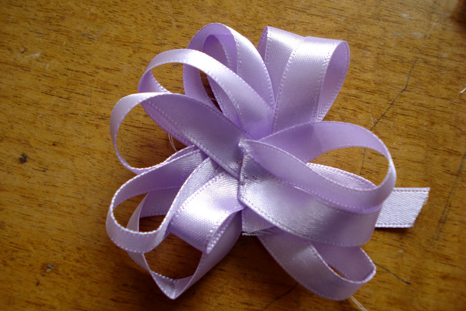 Little Treasures Wrist corsage tutorial