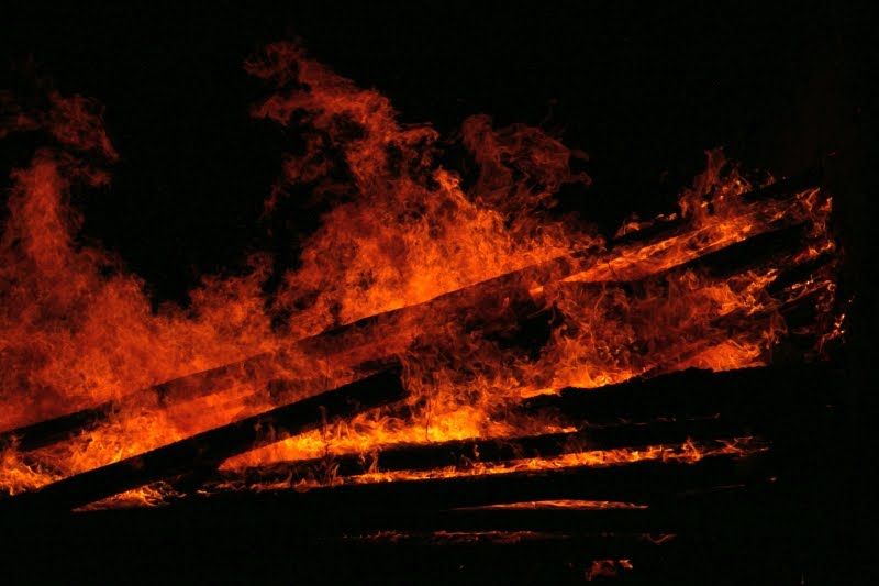 [fire1.jpg]