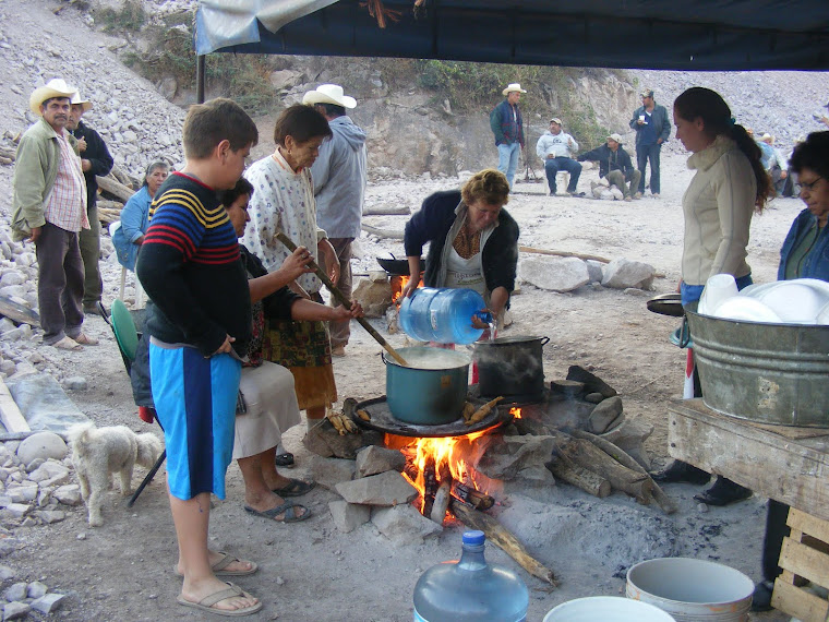 Bajo la Presa Picachos