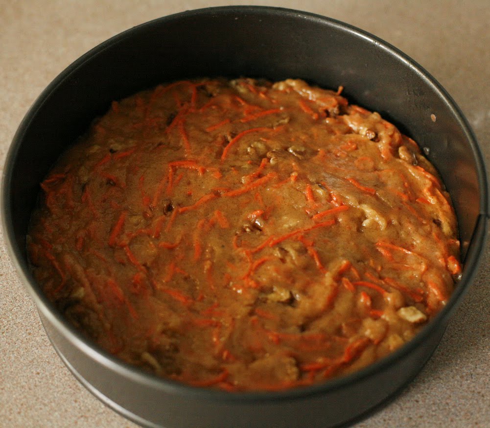 go vegan meow! Carrot Cake with Candied Walnuts