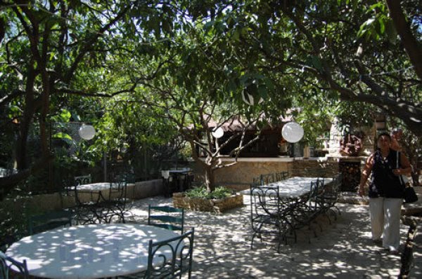 [antique+house2.jpg]