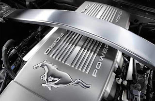 2010_Ford_Mustang_Engine