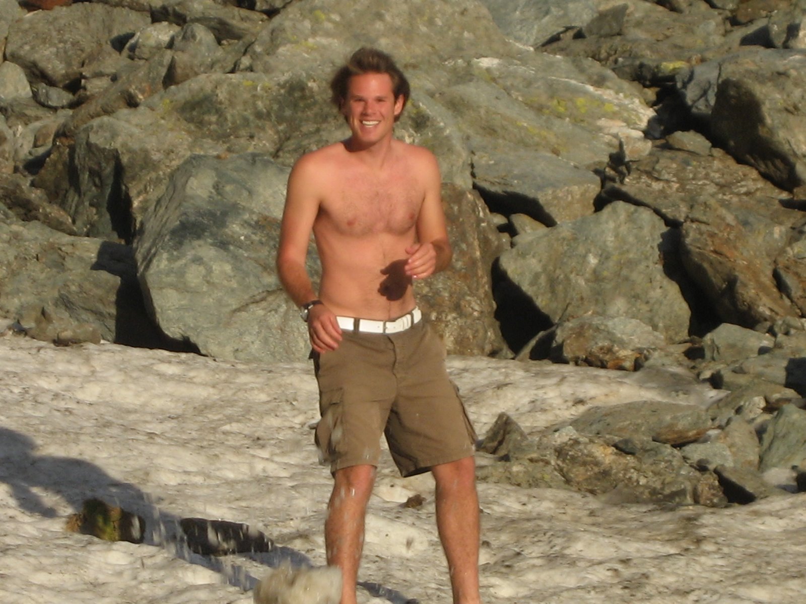 http://4.bp.blogspot.com/_CNpZNOS_qpg/TM682QY2haI/AAAAAAAABPk/4cat2jTTT4o/s1600/climbing.jpg