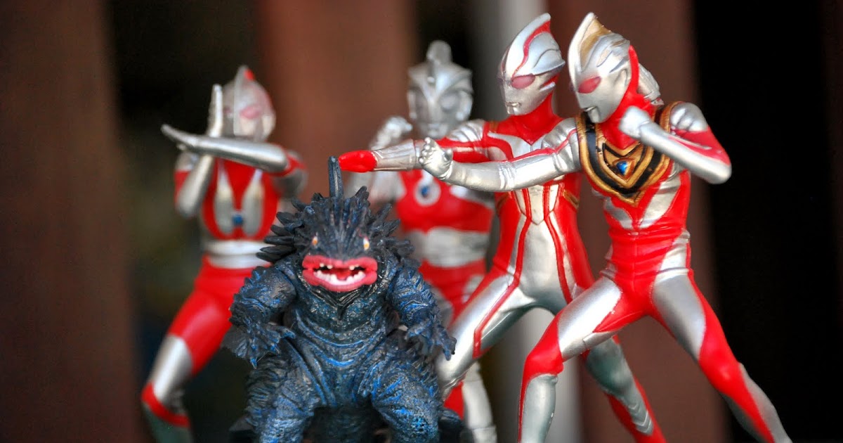 U + TOYs: Ultraman