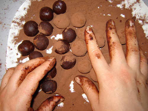 [makingchocolatetruffles.jpg]