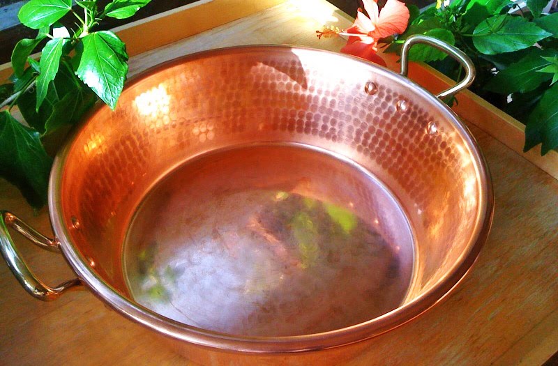 Featured image of post Copper Cookware Poisoning - Like all cookware materials, there are advantages and disadvantages to copper pots and pans as well as a variety of.