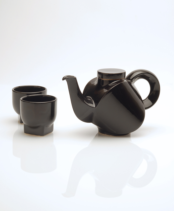 [blkteaset.jpg]