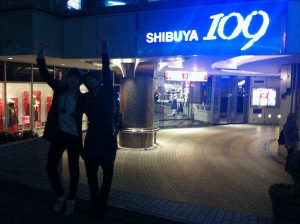  Shibuya 109 With Lee Hong Ki 