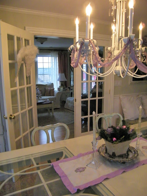 Maison Decor: I'm Dreaming of a Pink Christmas