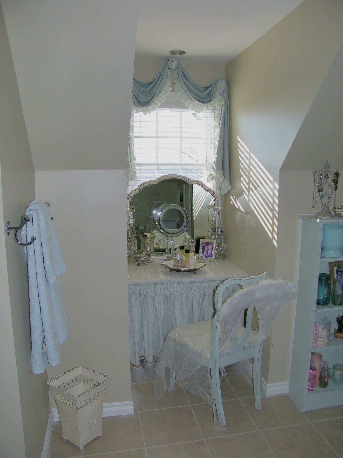 Maison Decor Vintage Mirror for the Vanity