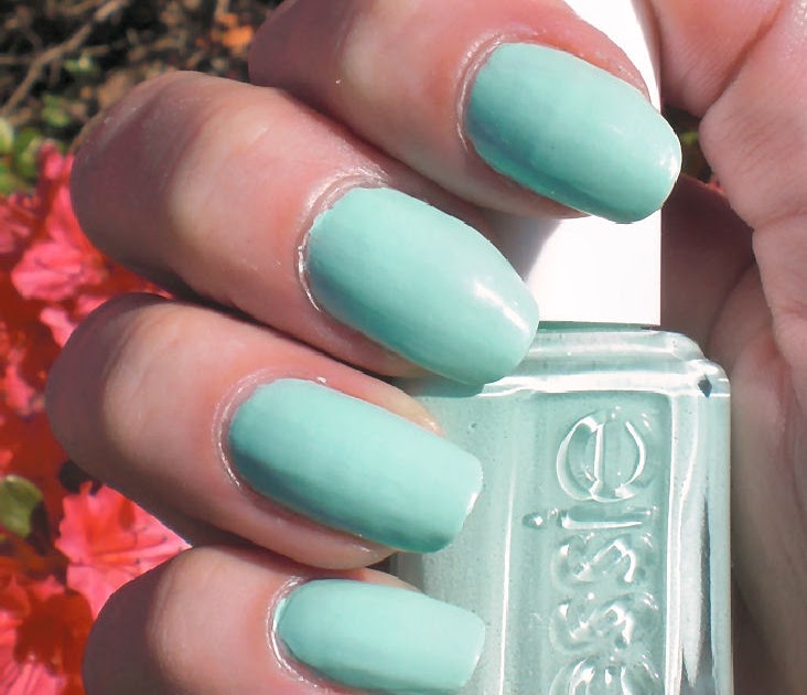 Concrete and Nail Polish Essie Mint Candy Apple