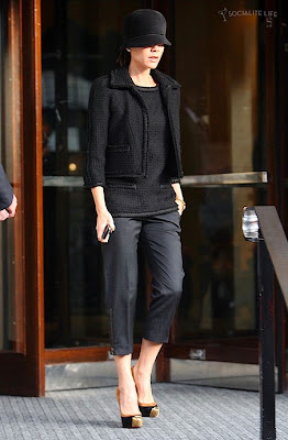 Victoria Beckham Leaves the Berkeley Hotel in London, Victoria Beckham Leaves the Berkeley Hotel in London pics, Victoria Beckham Leaves the Berkeley Hotel in London photo, Victoria Beckham Leaves the Berkeley Hotel in London picture, Victoria Beckham Leaves the Berkeley Hotel in London sexy pics, Victoria Beckham Leaves the Berkeley Hotel in London sexy photo, Victoria Beckham Leaves the Berkeley Hotel in London sexy picture