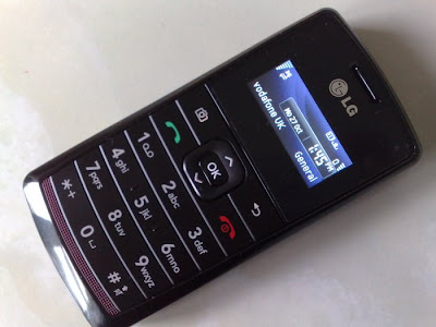 LG KT-60 QWERTY phone with 2 displays