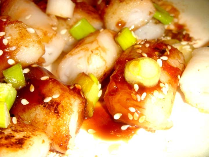 Cantonese PanFried Rice Noodle Rolls with Dried Shrimp (煎蝦米腸粉)