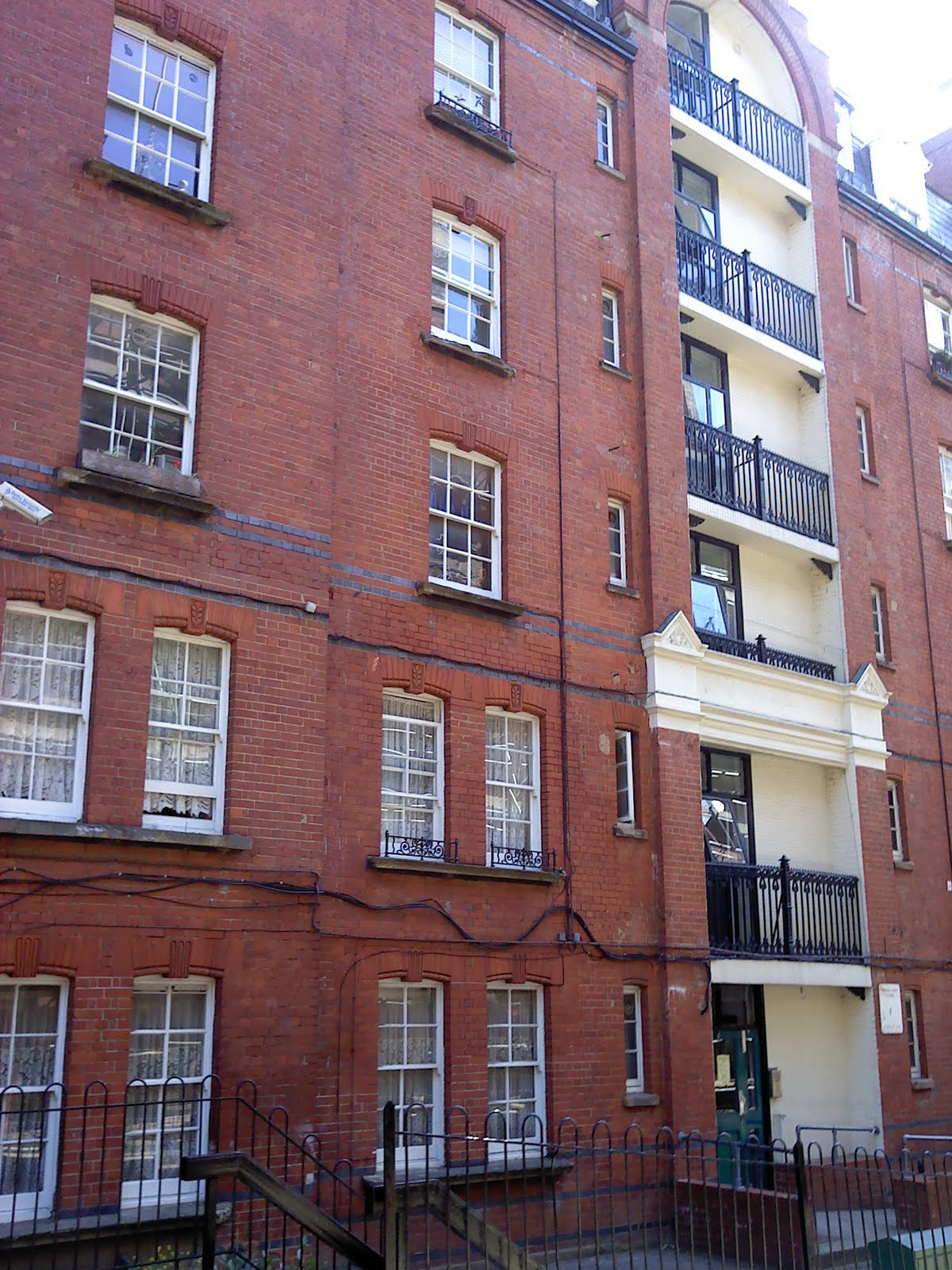 VICTORIAN LONDON Stepney Green Estates and other buildings.