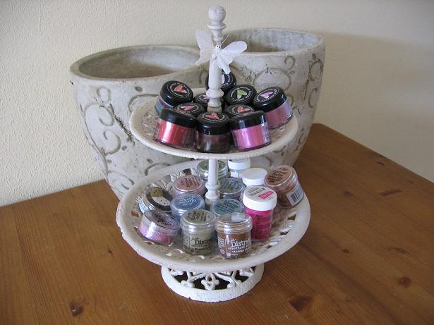 [Etagere+vol.JPG]