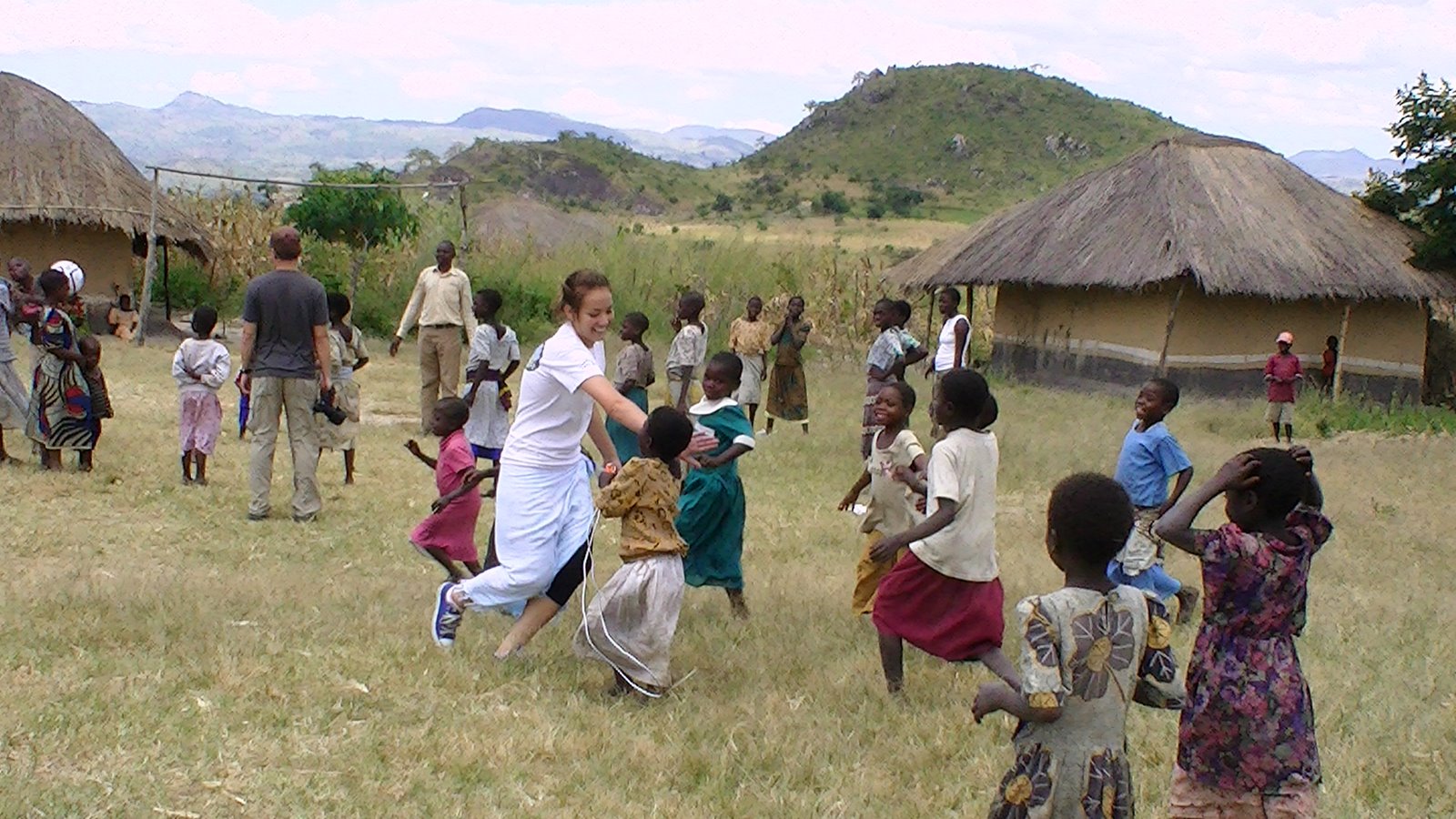 [Gracie+Playing+with+Children+(20).JPG]