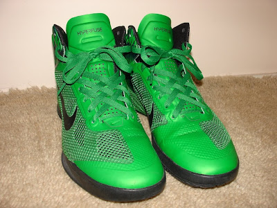 Nike Giving Shoes To Famous Bands In England Nike Giving Shoes To Famous Bands In England
