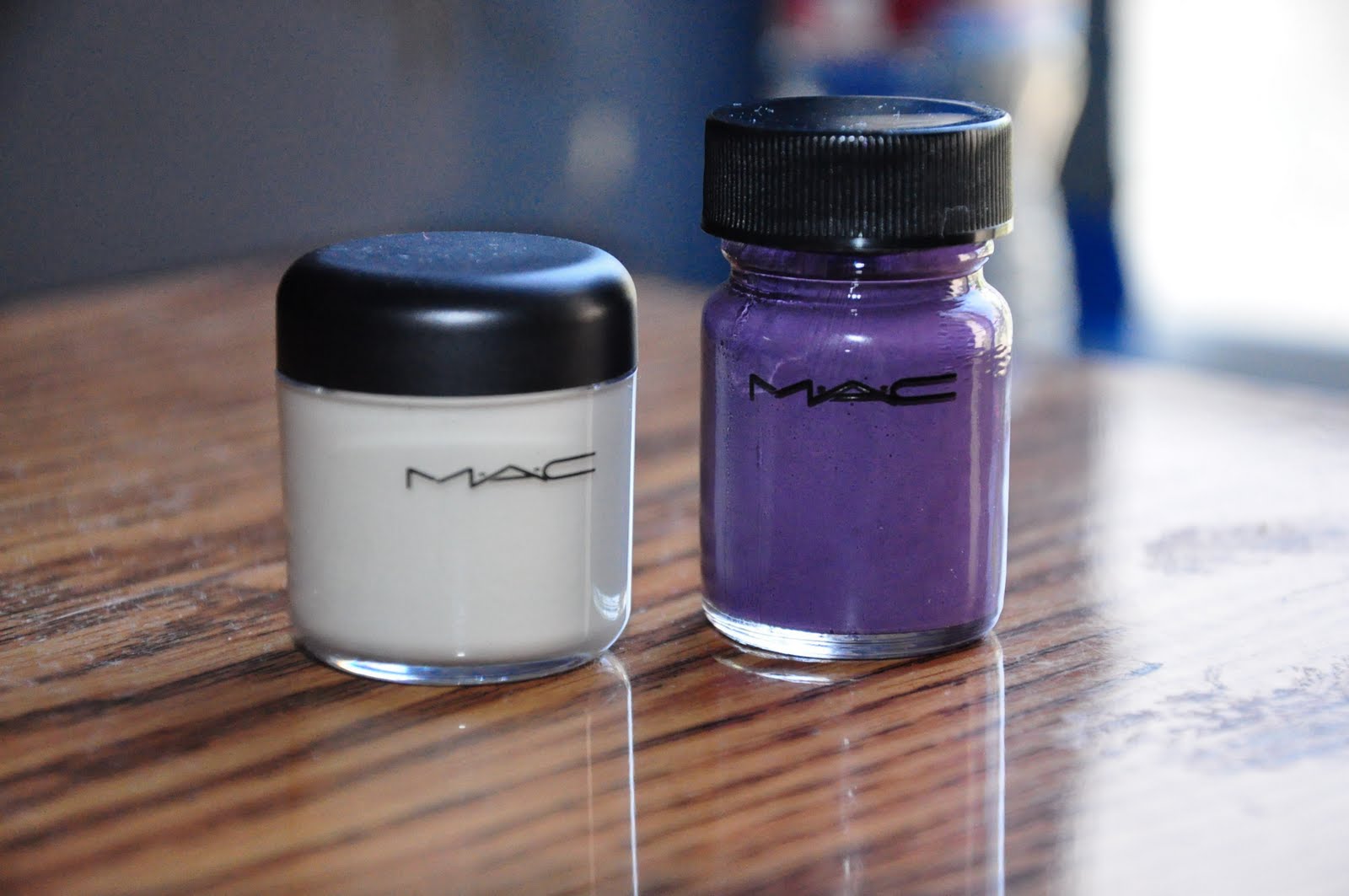 hair and stuff MAC PRO ACRYLICS RICH PURPLE MIXING MEDUIM IN MATTE