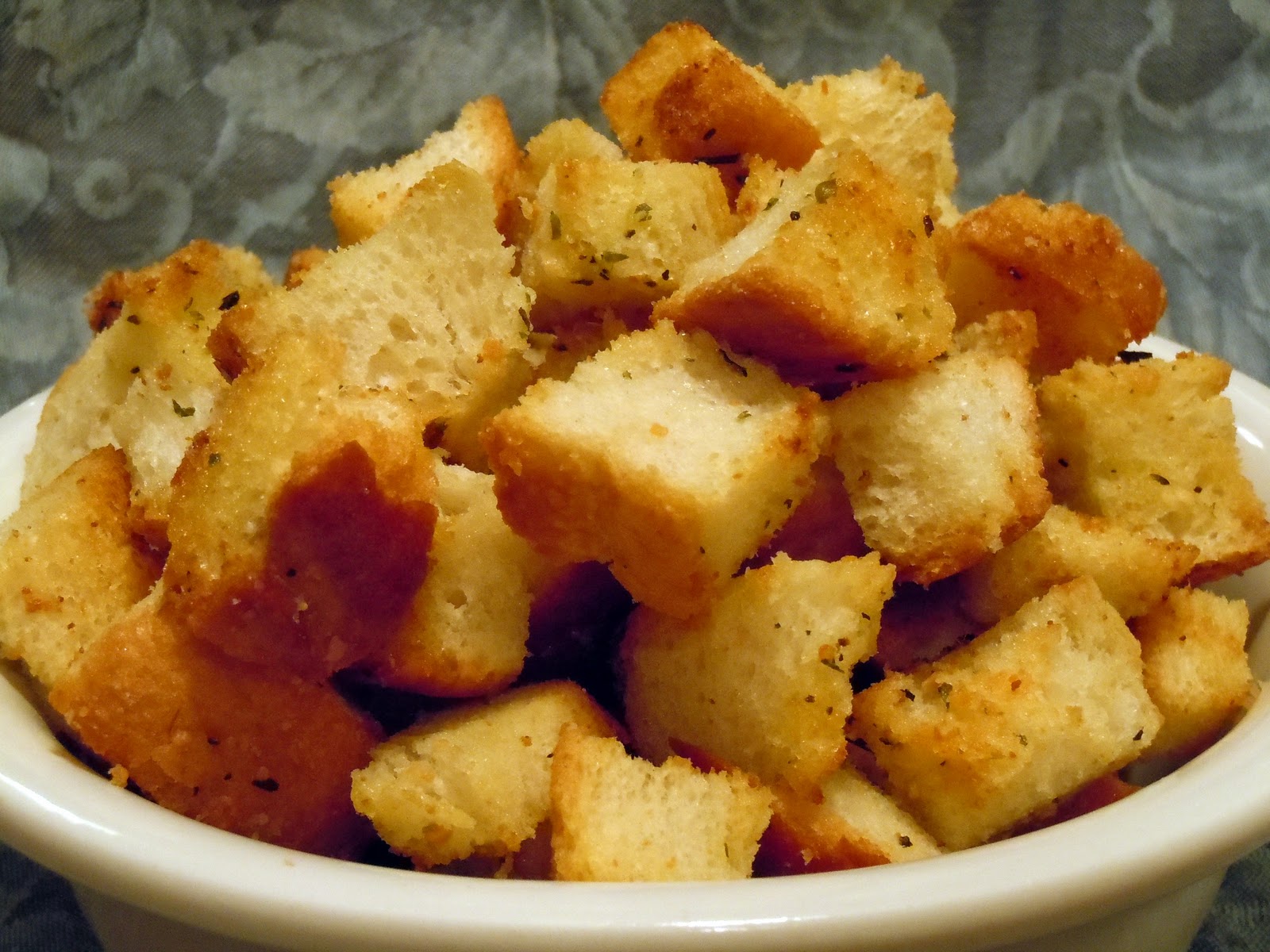 How to cook ordinary croutons How to cook ordinary croutons