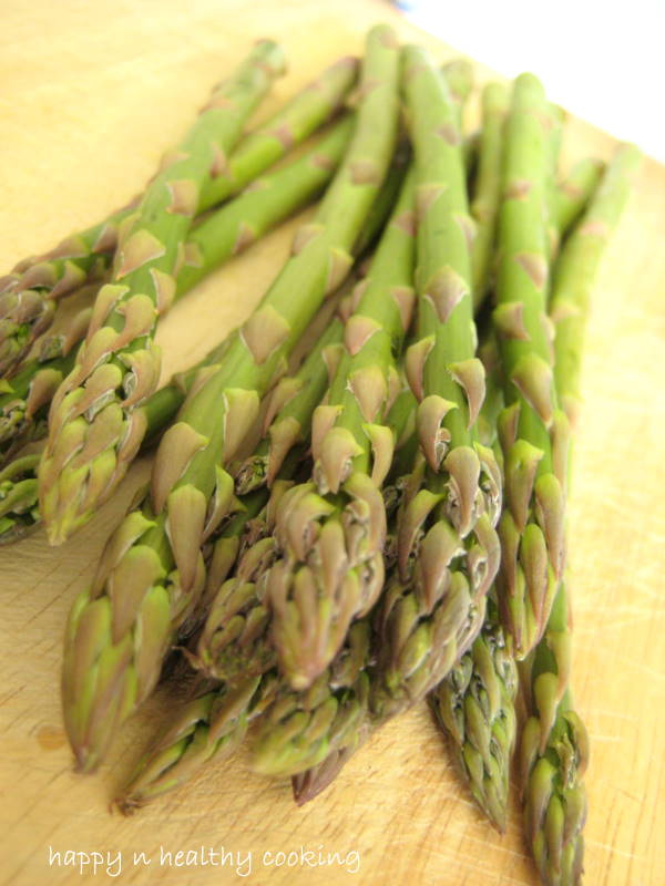 Happy and Healthy Cooking !! Baked Asparagus with Herbs