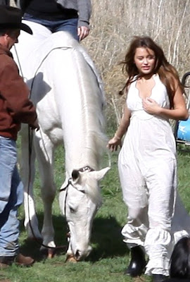 miley cyrus nip