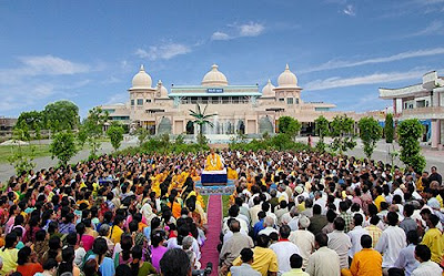 Shree Kripalu ji Maharaj at JKP Rangeeli Mahal
