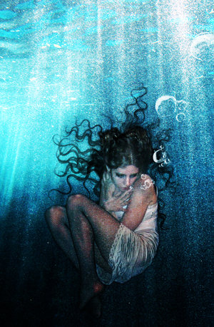 She feels like shes drowning She feels like shes drowning