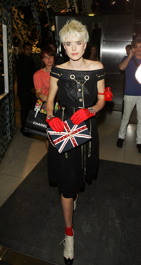 Agyness Deyn with Chanel purse