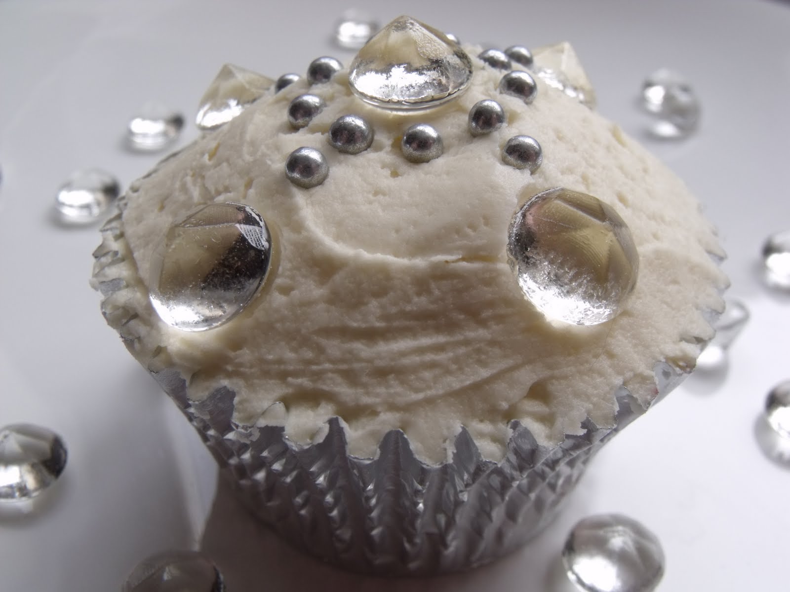 Jon Keith Diamonds Diamonds & Cupcakes HEAVEN!