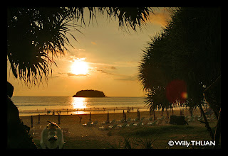 Coucher de soleil sur la plage de Kata Beach Coucher de soleil sur la plage de Kata Beach
