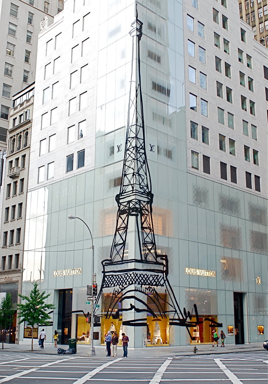 Louis Vuitton Erects the Eiffel Tower Right on Fifth Avenue - Racked NY