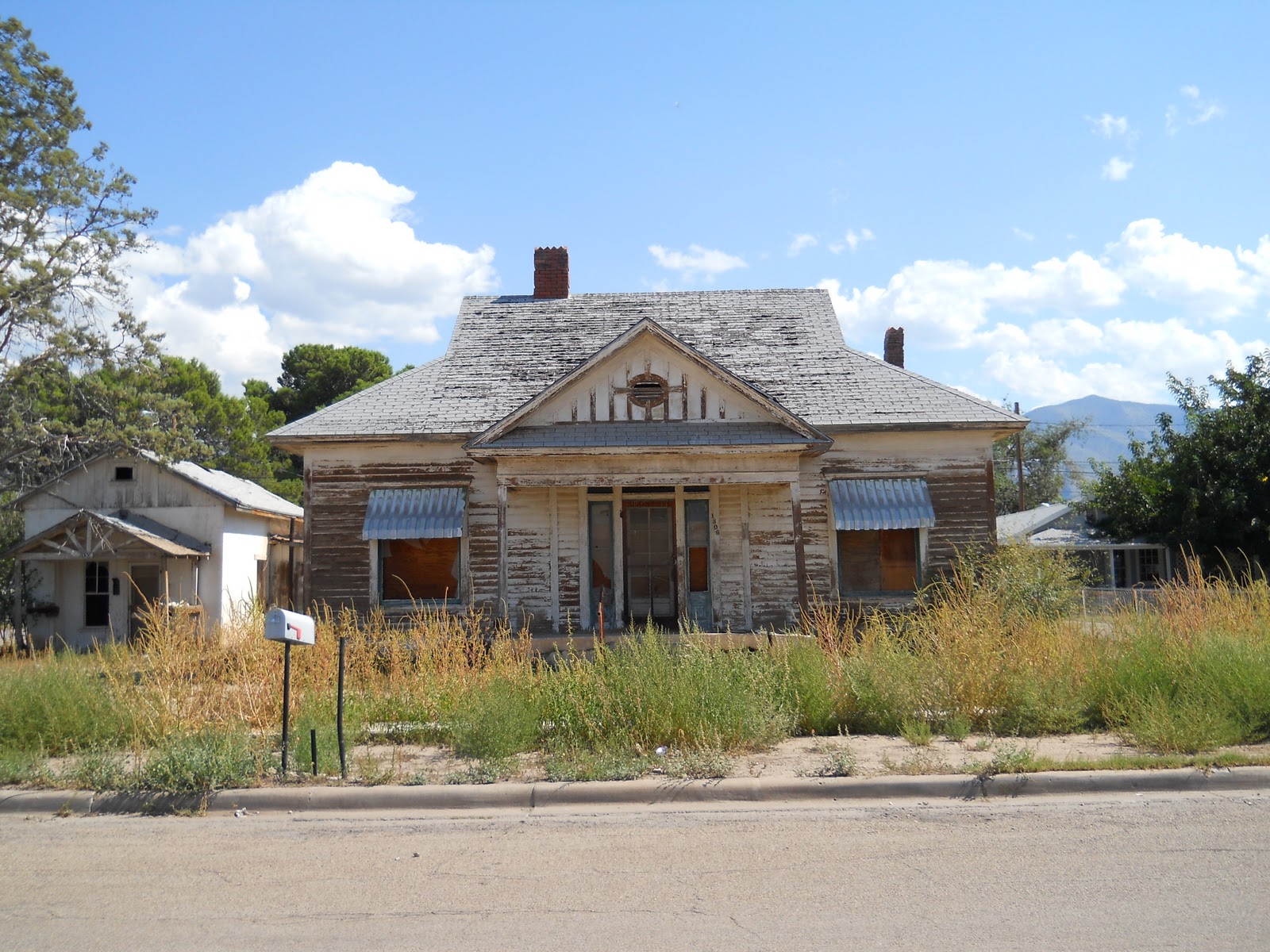 Backyard New Mexico Some Homes of Alamogordo