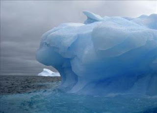 Un grupo de icebergs de la Antártida se aproxima a Nueva Zelanda